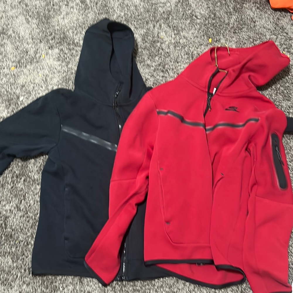 Black and dark red Nike tech